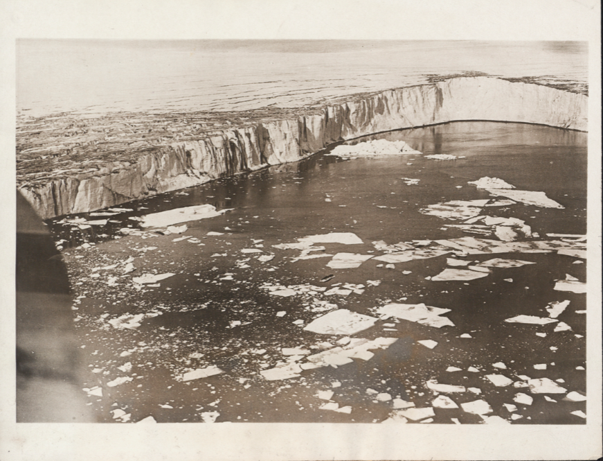 Photographs: conquest of the Arctic