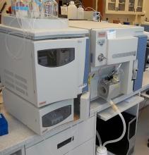 Chromatographe en phase liquide couplé à un spectromètre de masse (LC MS/MS)